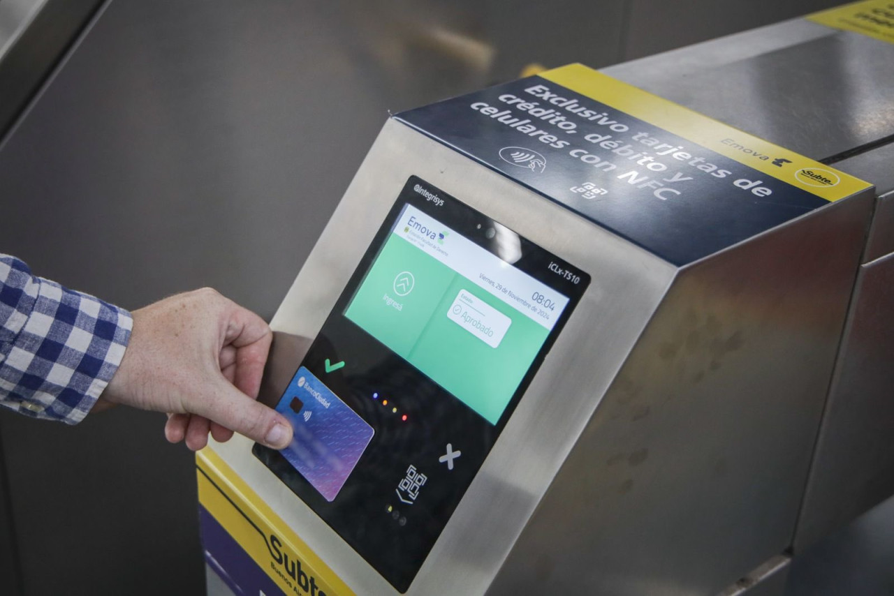 Nuevas formas de pago en el subte. Foto: X @jorgemacri.