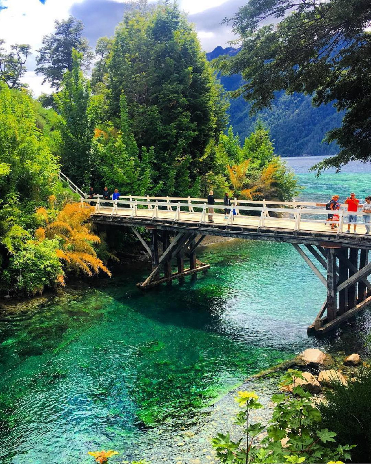 Río El Correntoso, Patagonia. Foto Instagram @patagonia.tv