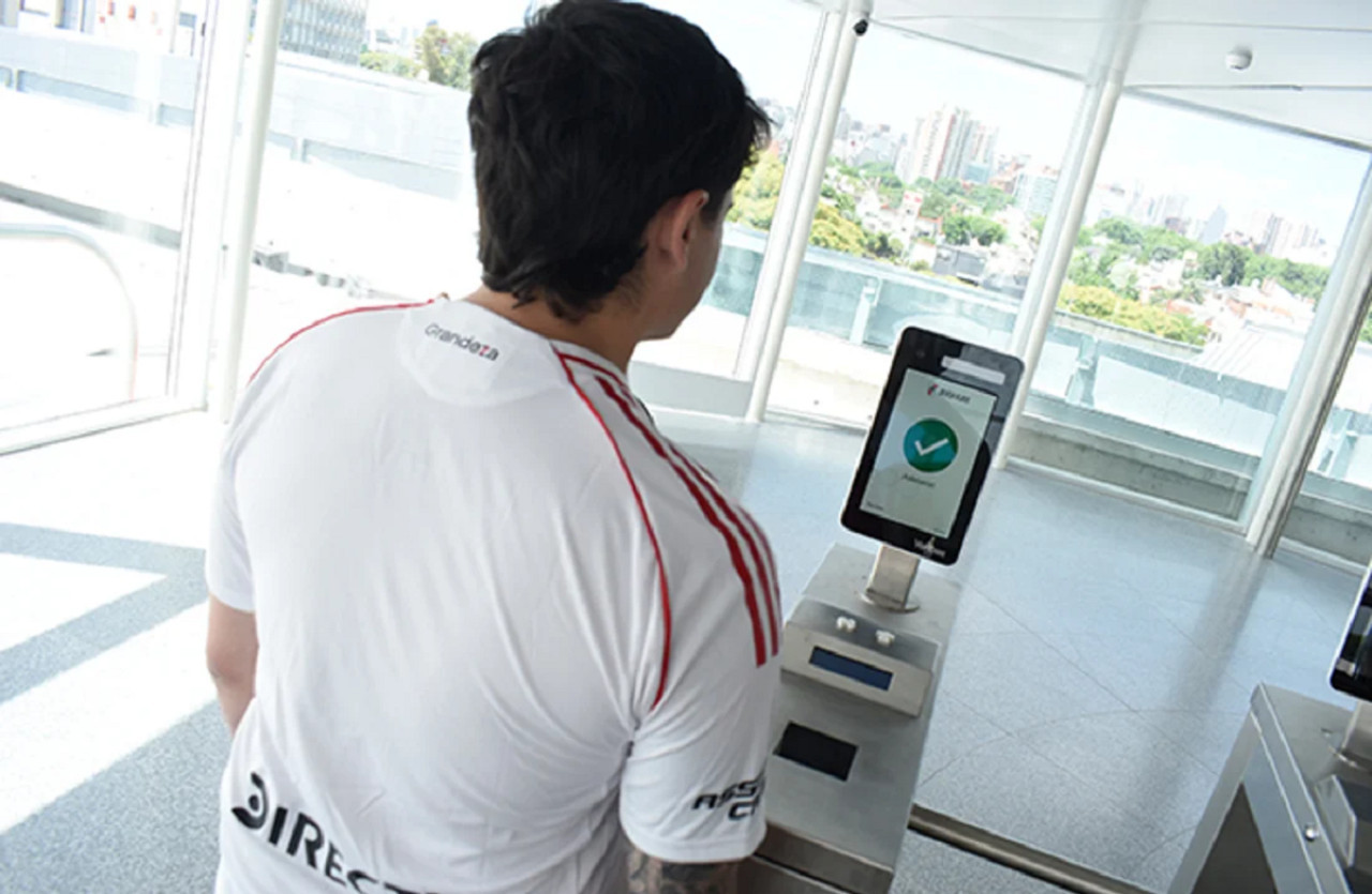 River implementó Face ID para entrar al Monumental. Foto: prensa River