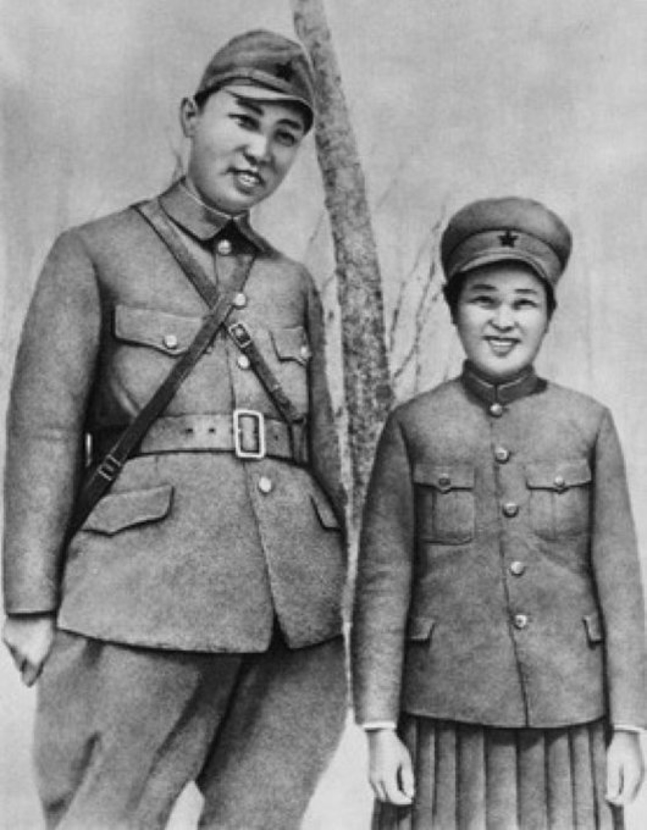 Kim Il-sung y su primer esposa Kim Jong-suk. Foto X @catchwreck3