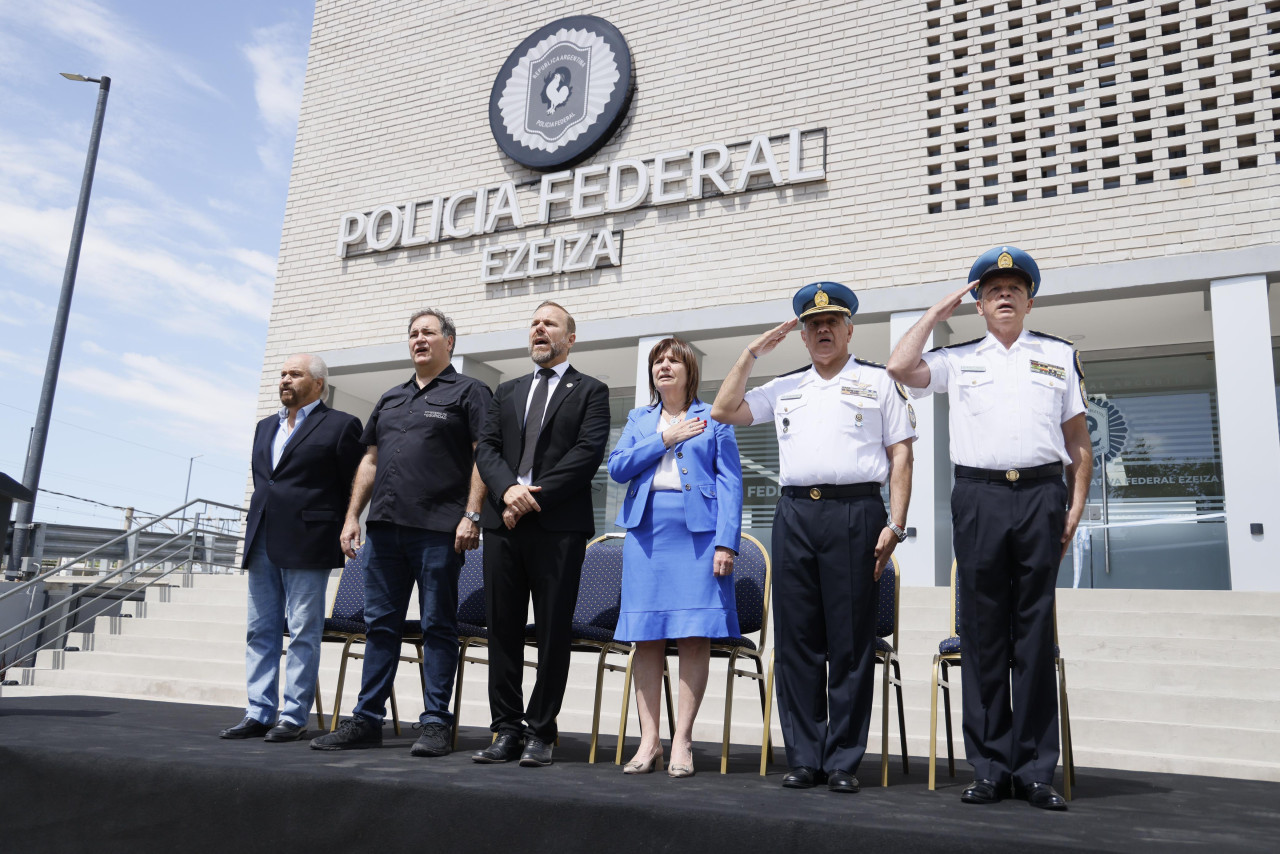 Inauguración de un edificio para la División Unidad Operativa de la Policía Federal en Ezeiza. Foto: Prensa.