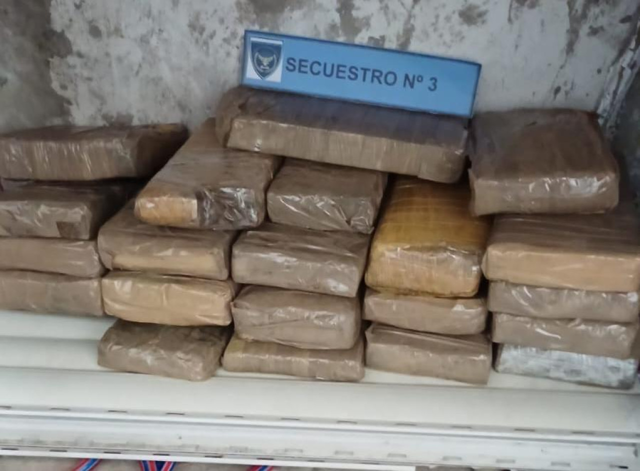 Desarticularon una banda que compraba droga en Paraguay y la cruzaba al país en canoas