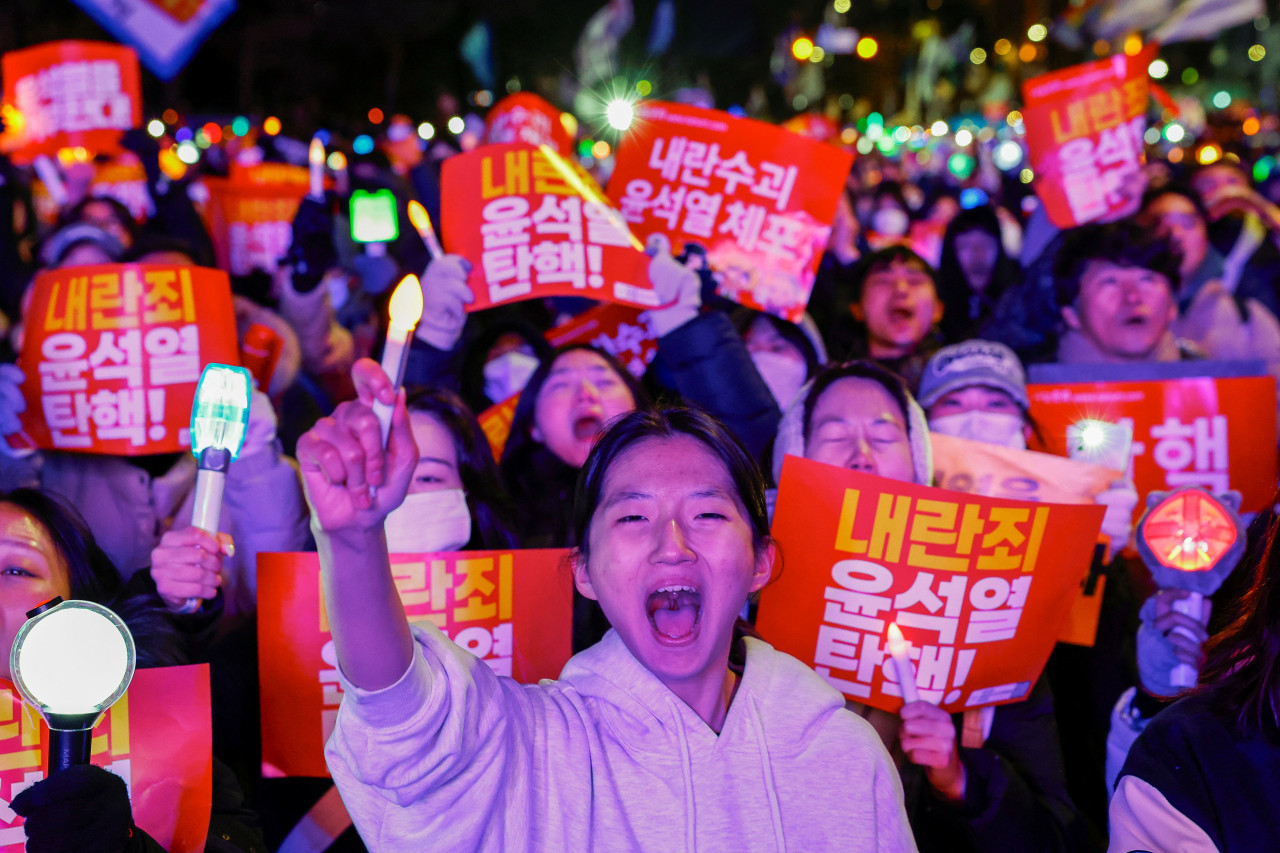 Protestas en Corea del Sur para pedir la destitución de Yoon Suk-yeol. Foto: REUTERS.