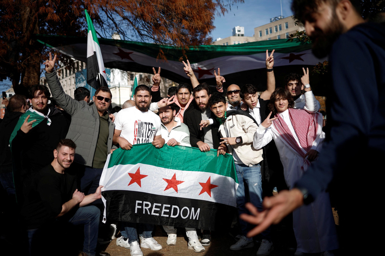 Festejos en Siria tras el derrocamiento de Al Assad. Foto: Reuters.