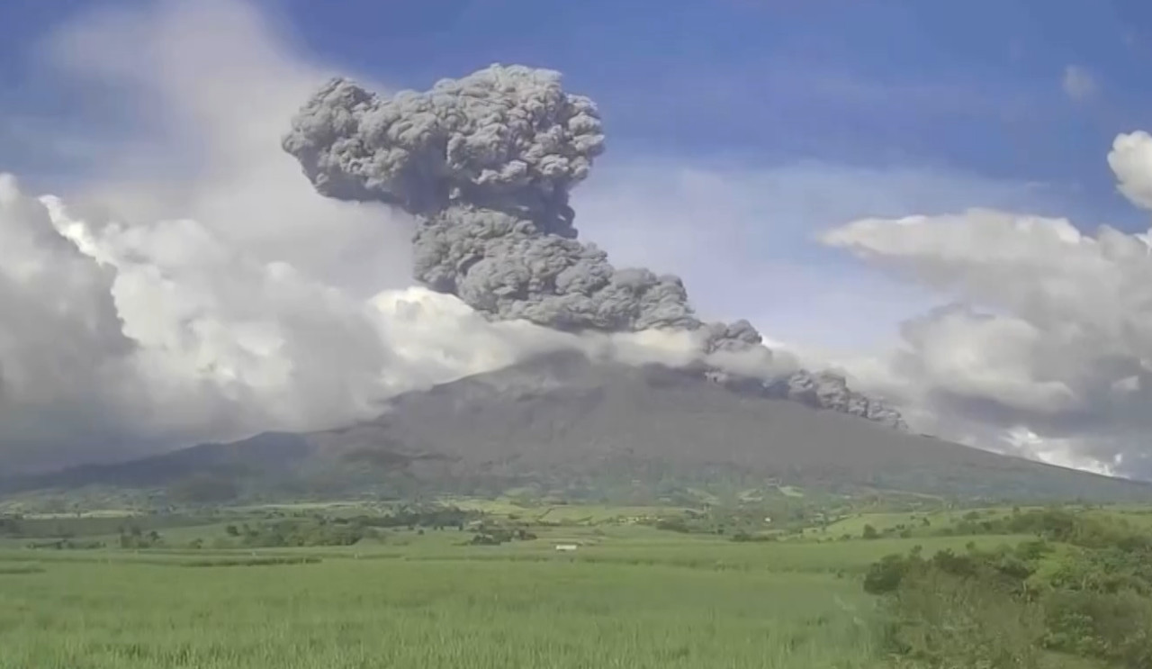 Volcán Kanlaon. Foto: captura video EFE.