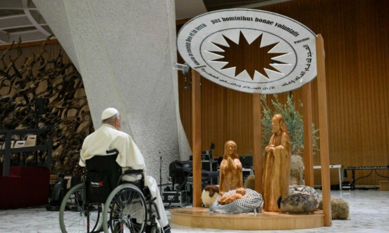 Papa Francisco; pesebre. Foto: Vaticano.