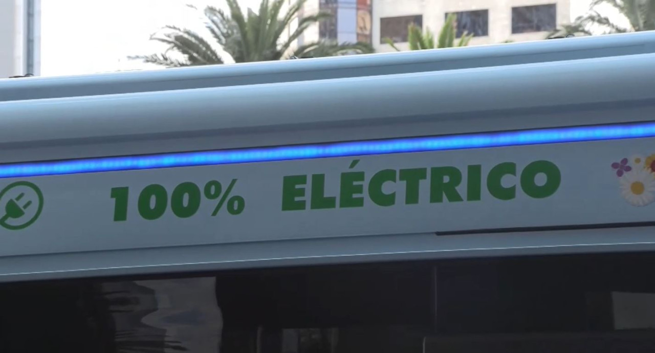 Uruguay aumenta su flota de buses eléctricos. EFE