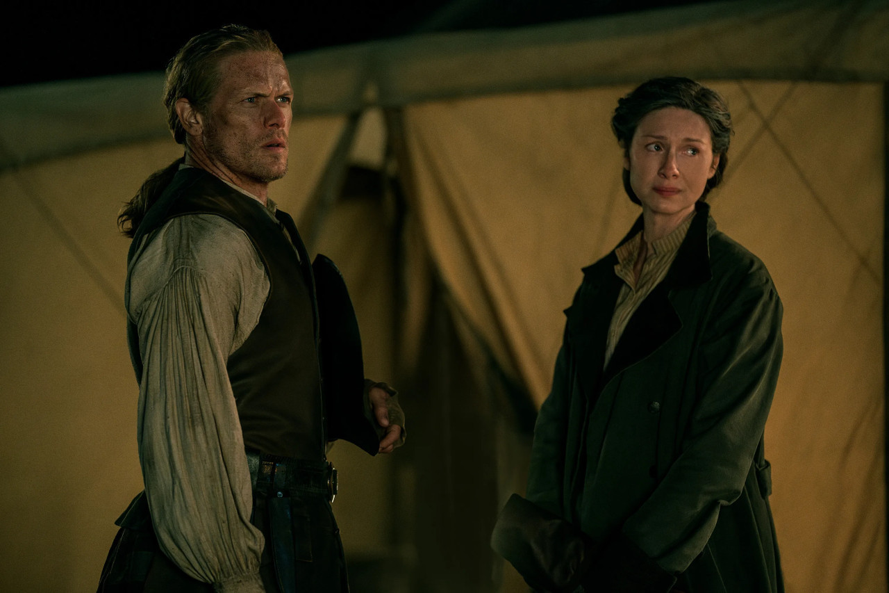 Jamie y Claire de Outlander. Foto: Starz