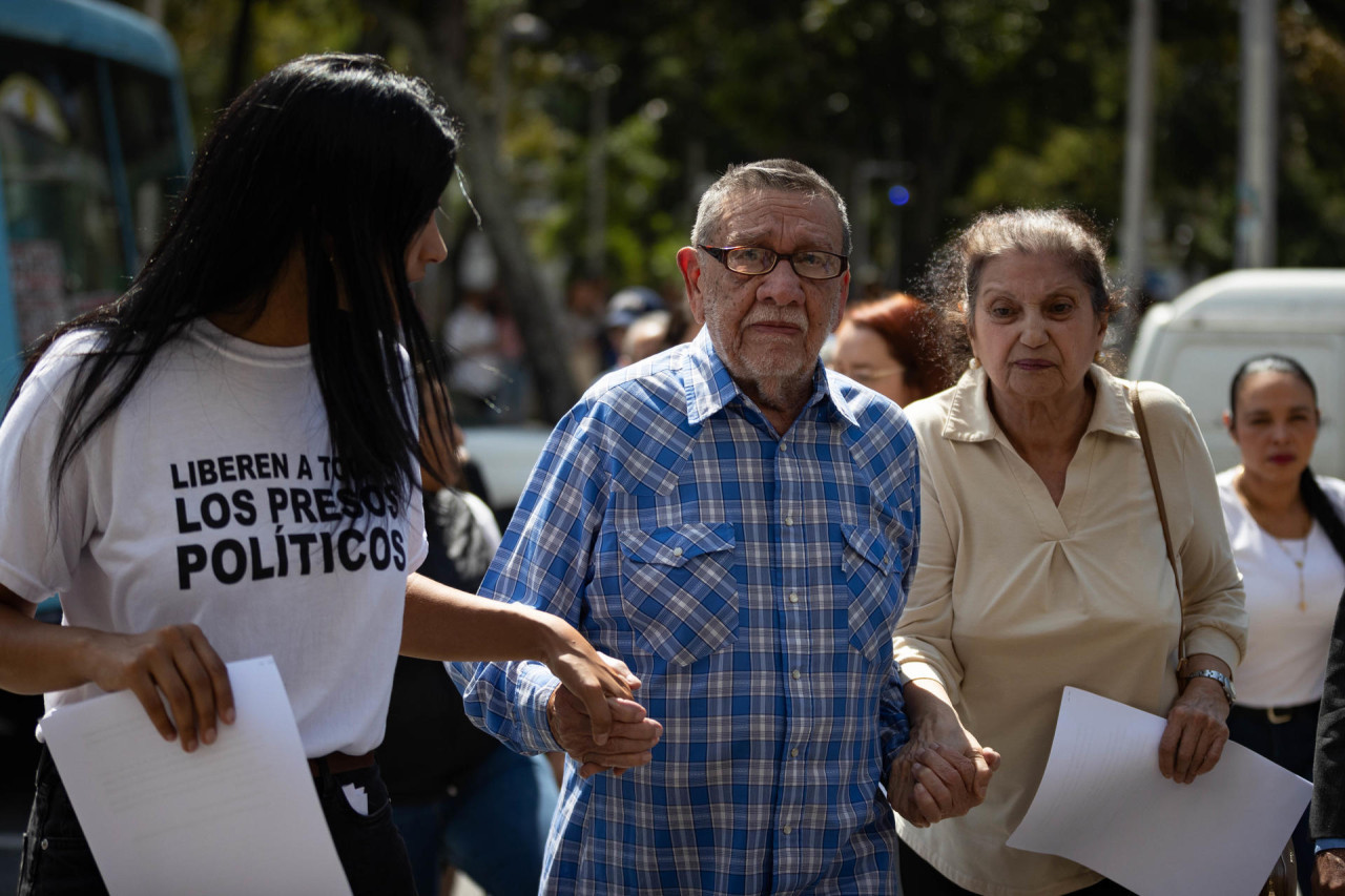 Los padres de Jesús Armas, el exconcejal de Caracas. Foto: EFE.