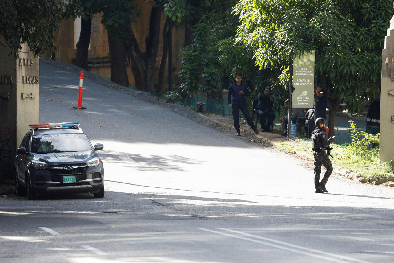 Asedio a la Embajada Argentina en Venezuela. Foto: Reuters