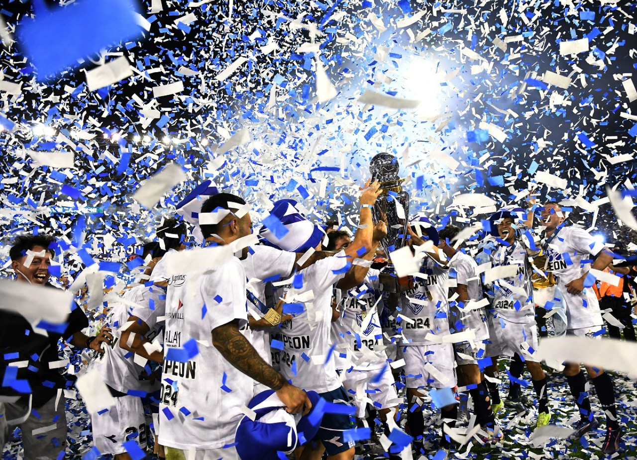 Los festejos de Vélez Sarsfield, campeón de la Liga Profesional 2024. Foto: Reuters.