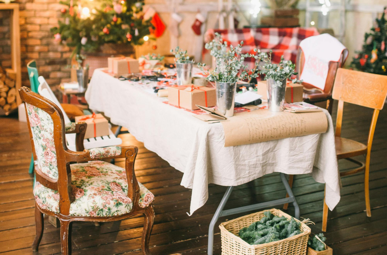 Mesa navideña, Navidad, Año Nuevo. Foto: Pexels.