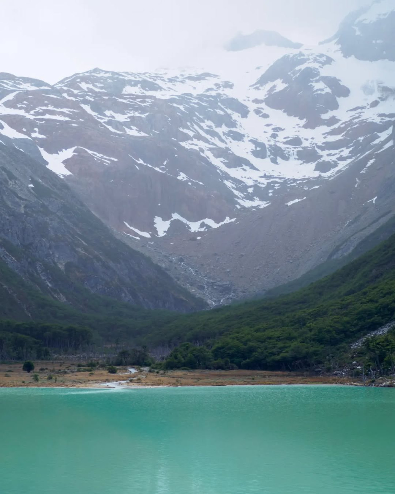 Laguna Esmeralda, Ushuaia. Foto Instagram  @chemin2traverse_