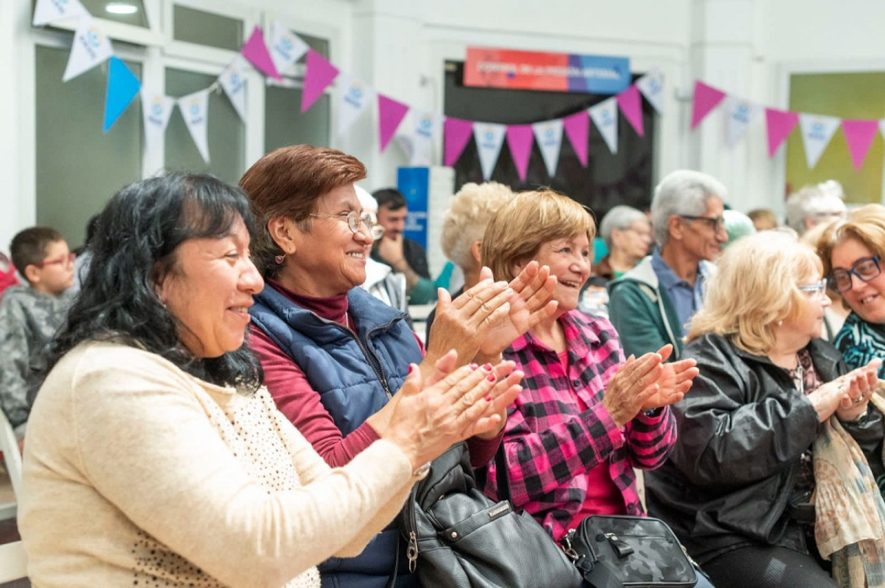 Los jubilados podrán acceder a un programa recreativo en 2025. Foto: X @PAMI_org_ar.