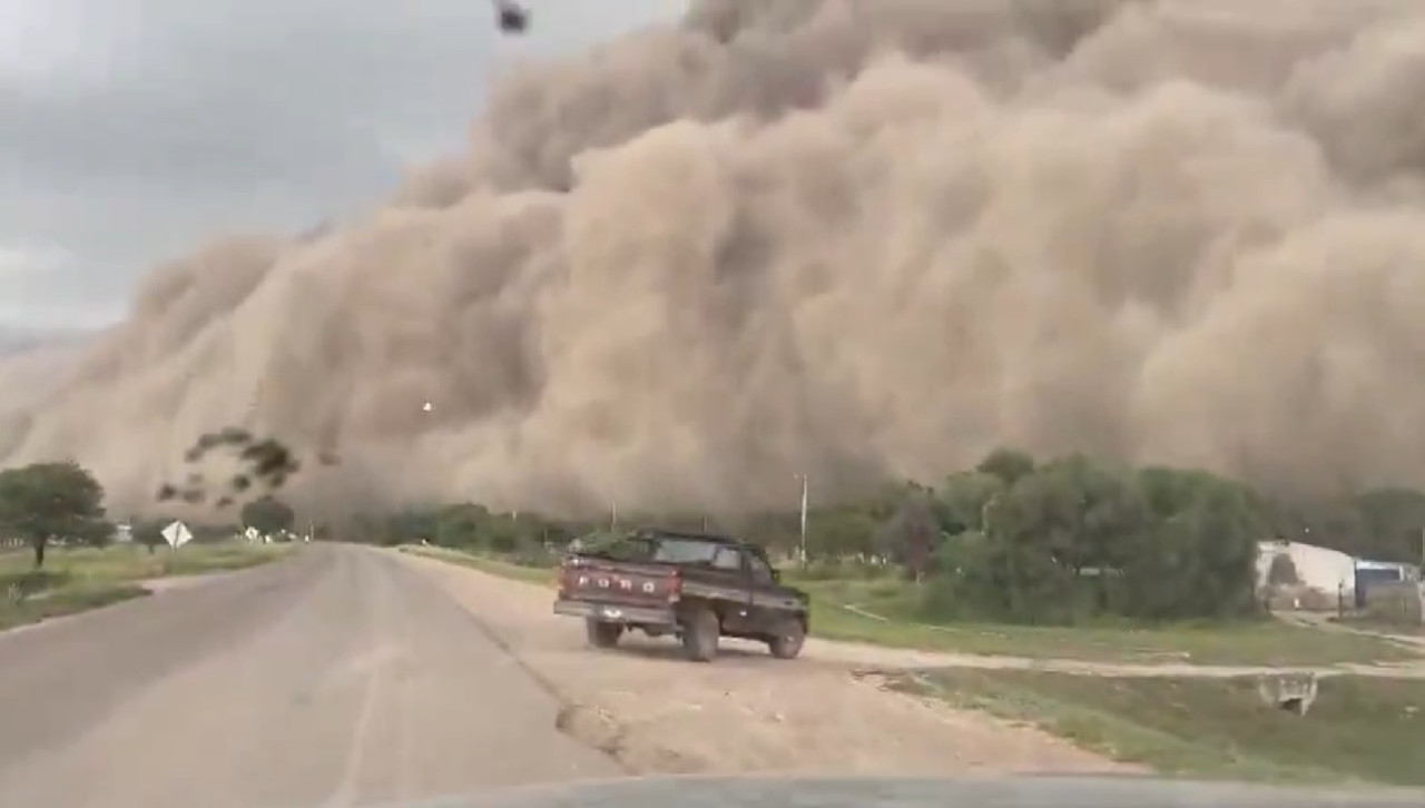 Inmensa nube de tierra en Santiago del Estero. Foto: captura de video.