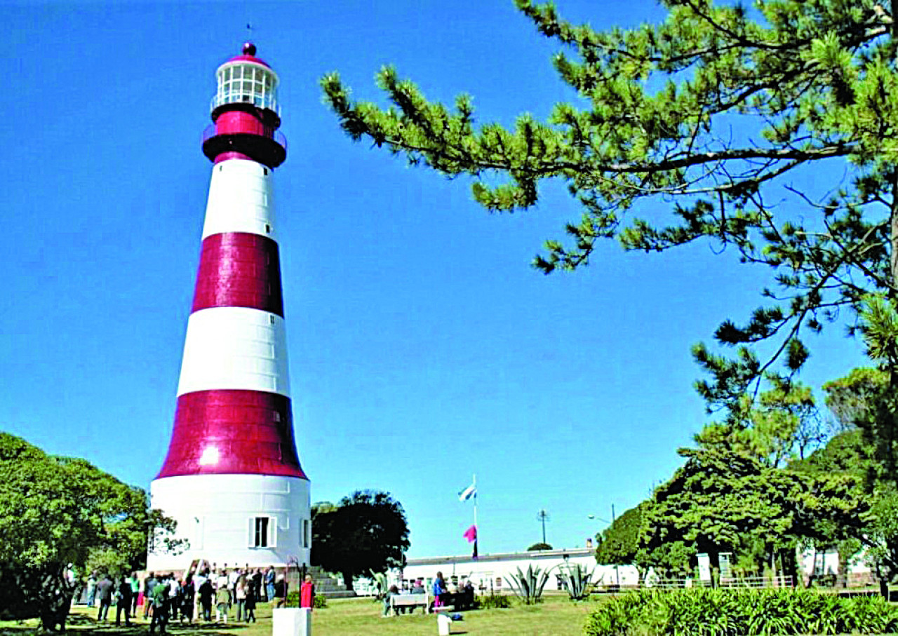 Faro de Punta Mogotes. Foto: Municipalidad de General Pueyrredon