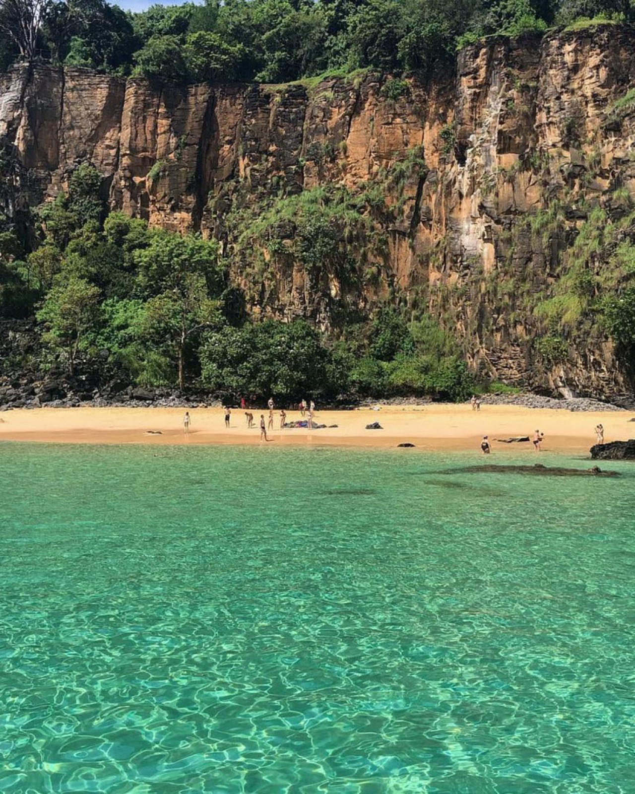 Bahia Do Sancho, Fernando de Noronha, Brasil. Foto Instagram @noronhapousadas