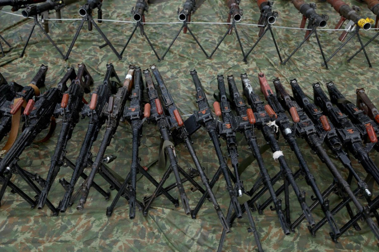 Israel presentó las armas incautadas a Hezbolláh. Foto: EFE.