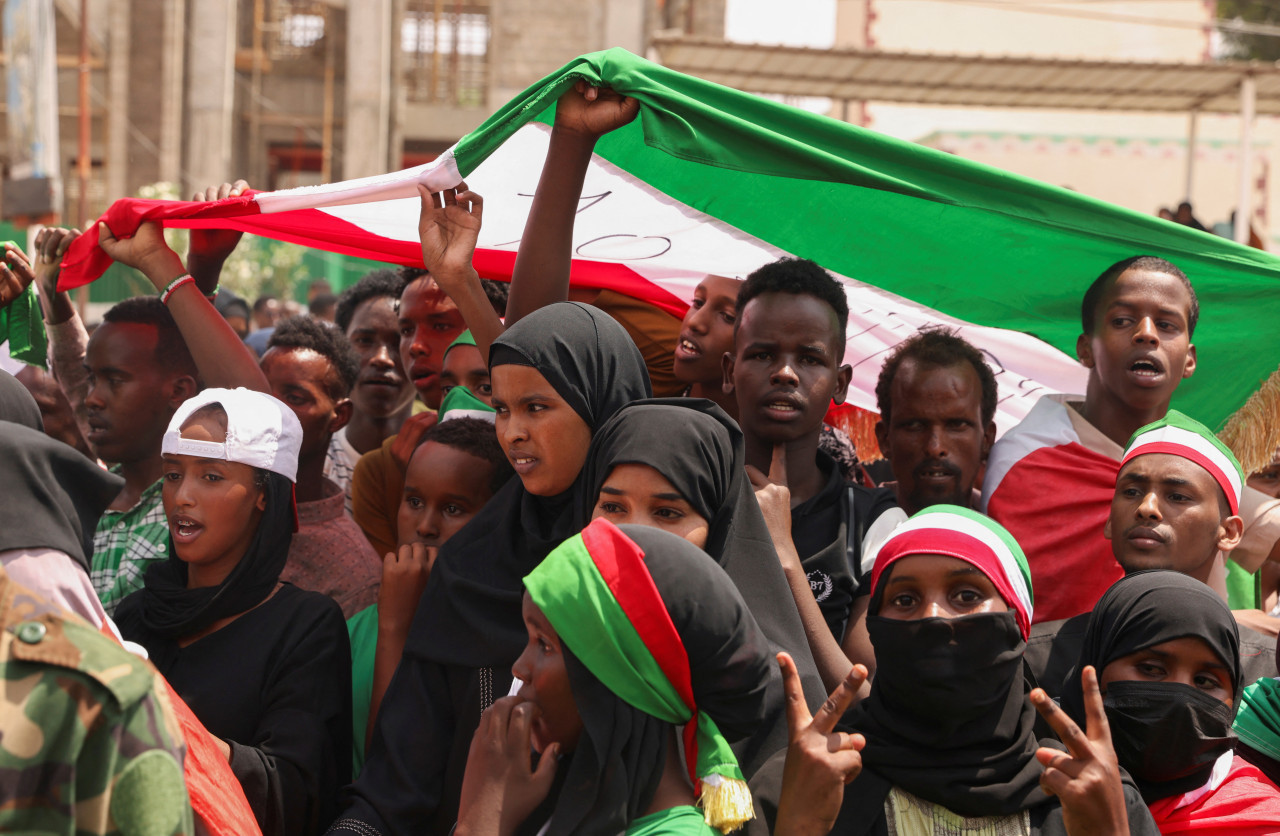 Somalilandeses celebrando su 33° aniversario de independencia de Somalia. Foto: Reuters.