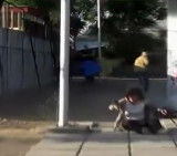 Violento asalto a mujer argentina en Santiago de Chile  (CHV)