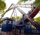Barco en parque de diversiones