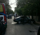 Choque entre colectivo y auto (Twitter)