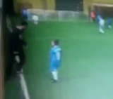 Entrenador agredió brutalmente a un niño (Youtube)