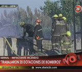 Incendio en depósito abandonado en Bernal (Canal 26)