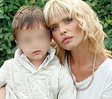 Nazarena Vélez y su hijo Thiago