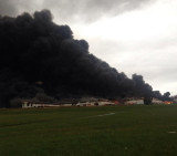 Incendio en una fábrica de electrodomésticos (twitter)