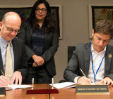 Kicillof firmó dos créditos con el Banco Mundial (Prensa Economía)