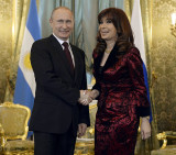 Cristina Kirchner con Putin en Rusia (Reuters)