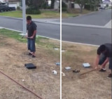 Padre obliga a su hijo a destruir su Xbox