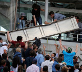 Accidente que pudo ser una tragedia en Roland Garros (Reuters)