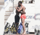 Cristiano Ronaldo y un amigo