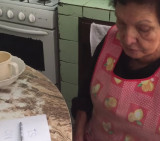 La abuela Norma Jugando Charlie Charlie