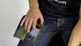 Celular en el pantalón