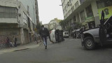Ciclista grabó choque entre autos