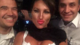 Vicky Xipolitakis en cabina de avión