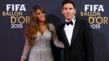 Lionel Messi y Antonella - Balón de Oro (DYN)