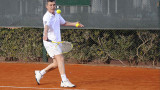 Macri jugando al tenis