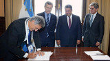 Macri con directivo de Siemens (Télam)