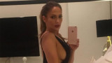 Jennifer Lopez selfie hot