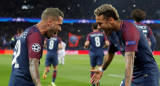 Festejo de Neymar y Dani Alves en el PSG (Reuters)