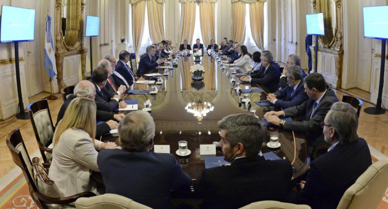 Macri con Gobernadores provinciales - Política (NA)