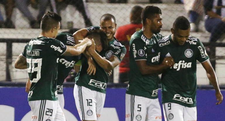 Copa Libertadores - Alianza Lima Vs. Palmeiras - Fútbol internacional - Reuters
