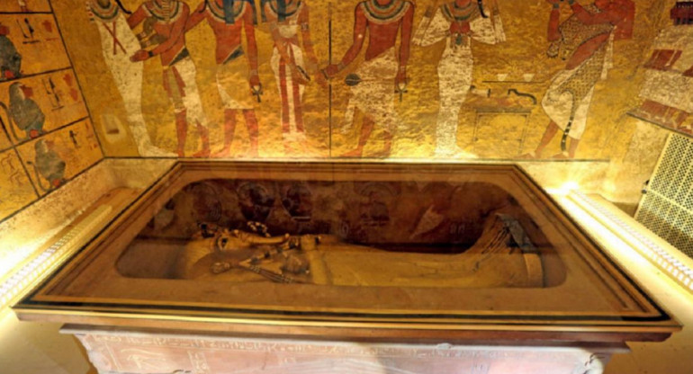 Sarcófago dorado del rey Tutankamón