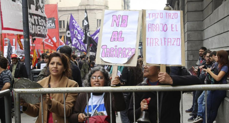 Protesta contra el tarifazo - economía argentina, Agencia NA