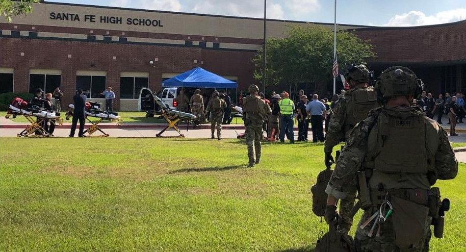 Tragedia en Texas por tiroteo en escuela secundaria