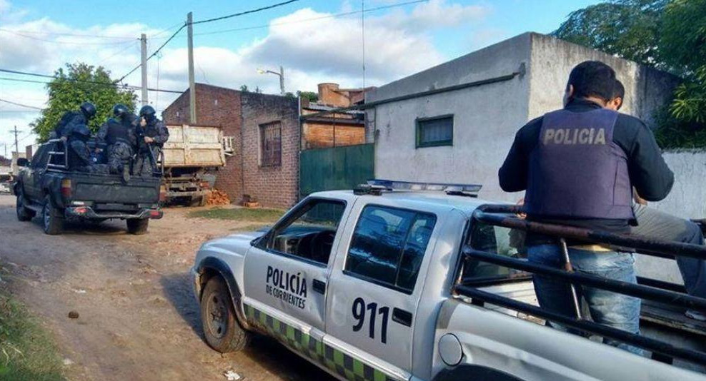 Operativo policial en Corrientes - Ataque a policía